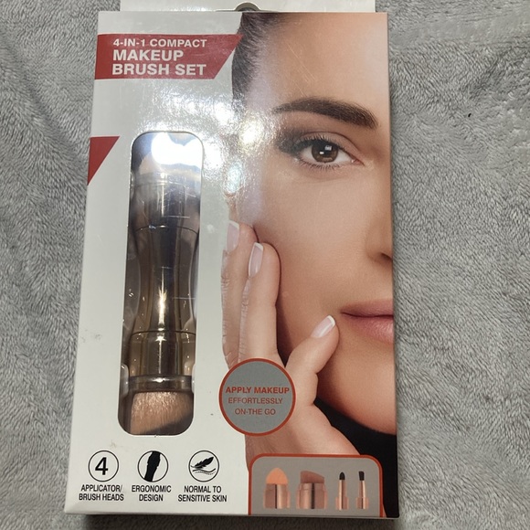 NEW!🩵❤️ Eyecatchimg & make up brush set - Picture 2 of 7